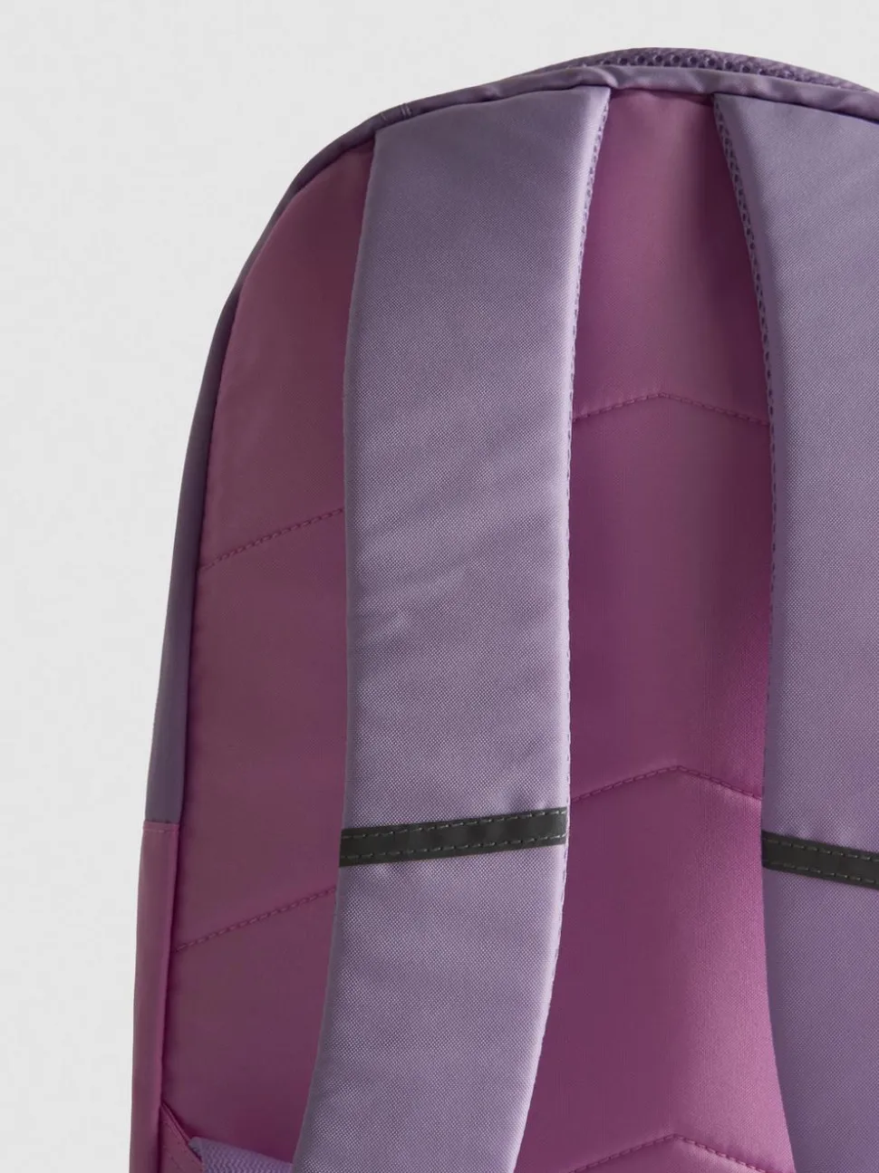 Rucksack für die Schule mit Farbverlauf
