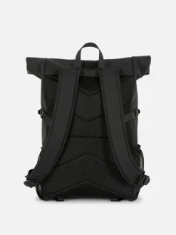 Rucksack mit eingerollter Öffnung