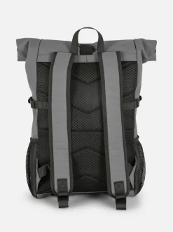 Rucksack mit eingerollter Öffnung