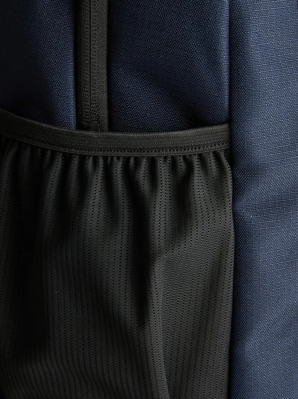 Rucksack mit Reißverschlussfach