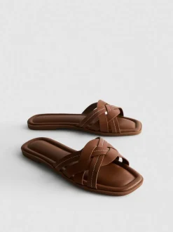 Sandalen aus Kunstleder mit überkreuzten Riemen