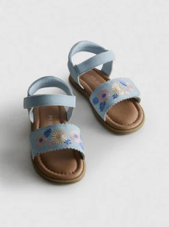 Sandalen mit Blumenstickerei