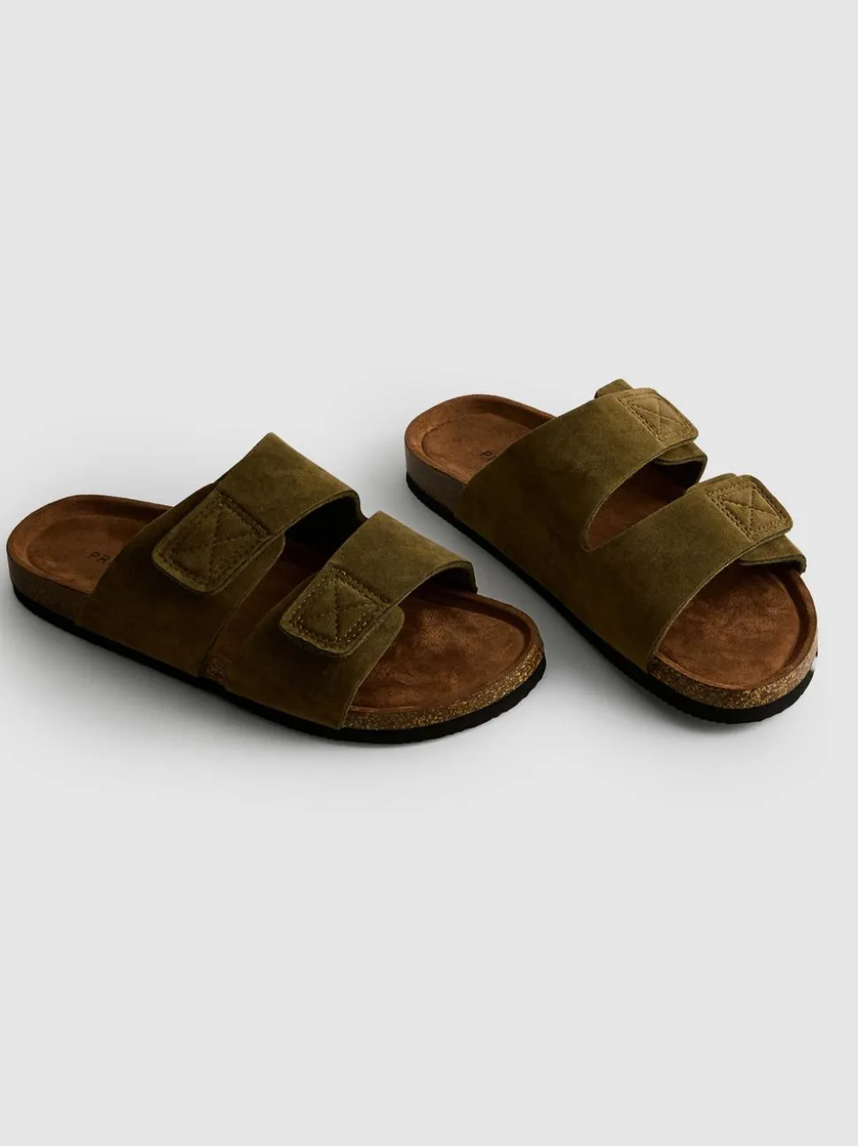 Sandalen mit dicker Sohle und zwei Riemchen