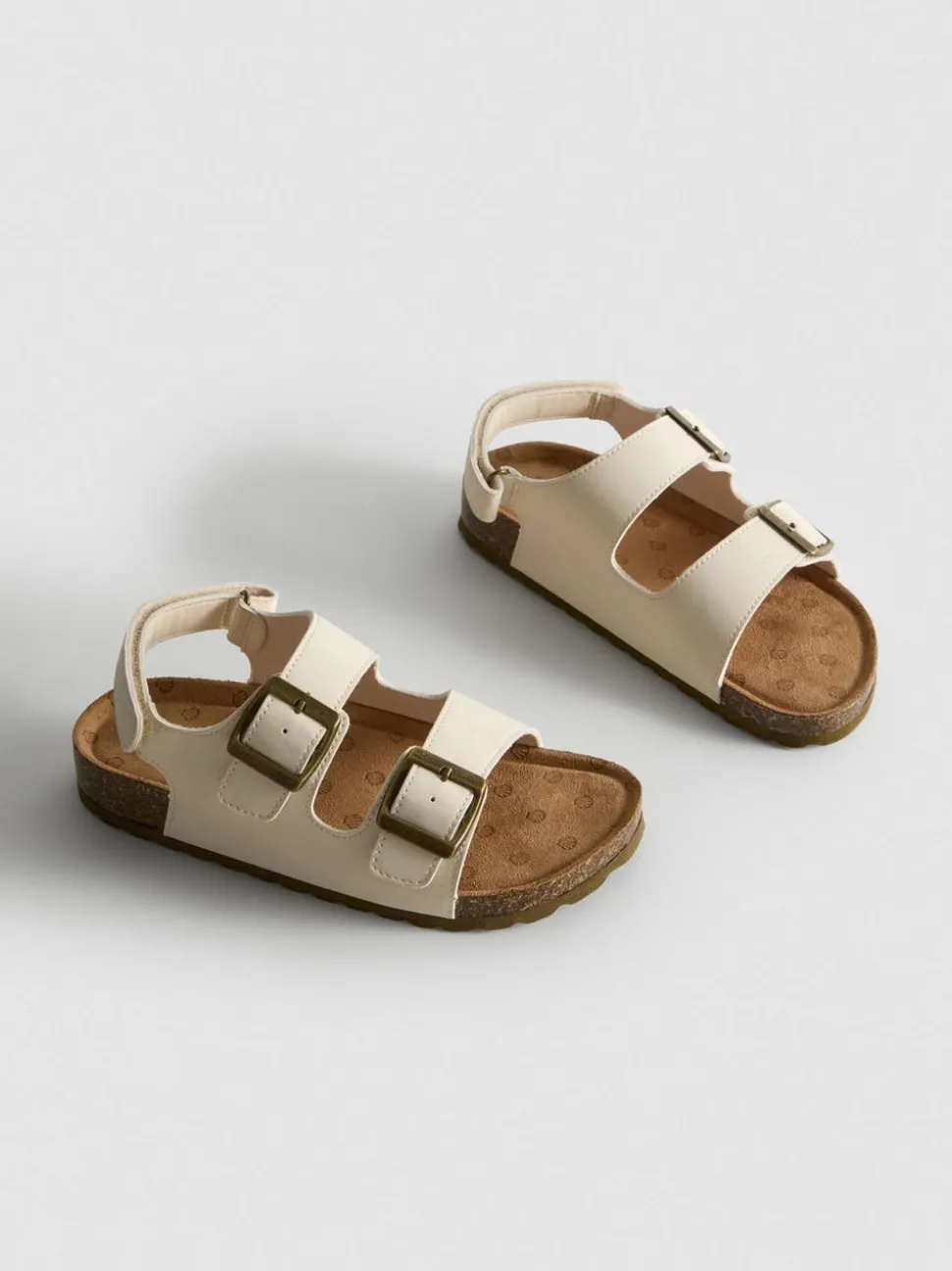 Sandalen mit doppelten Schnallenriemen