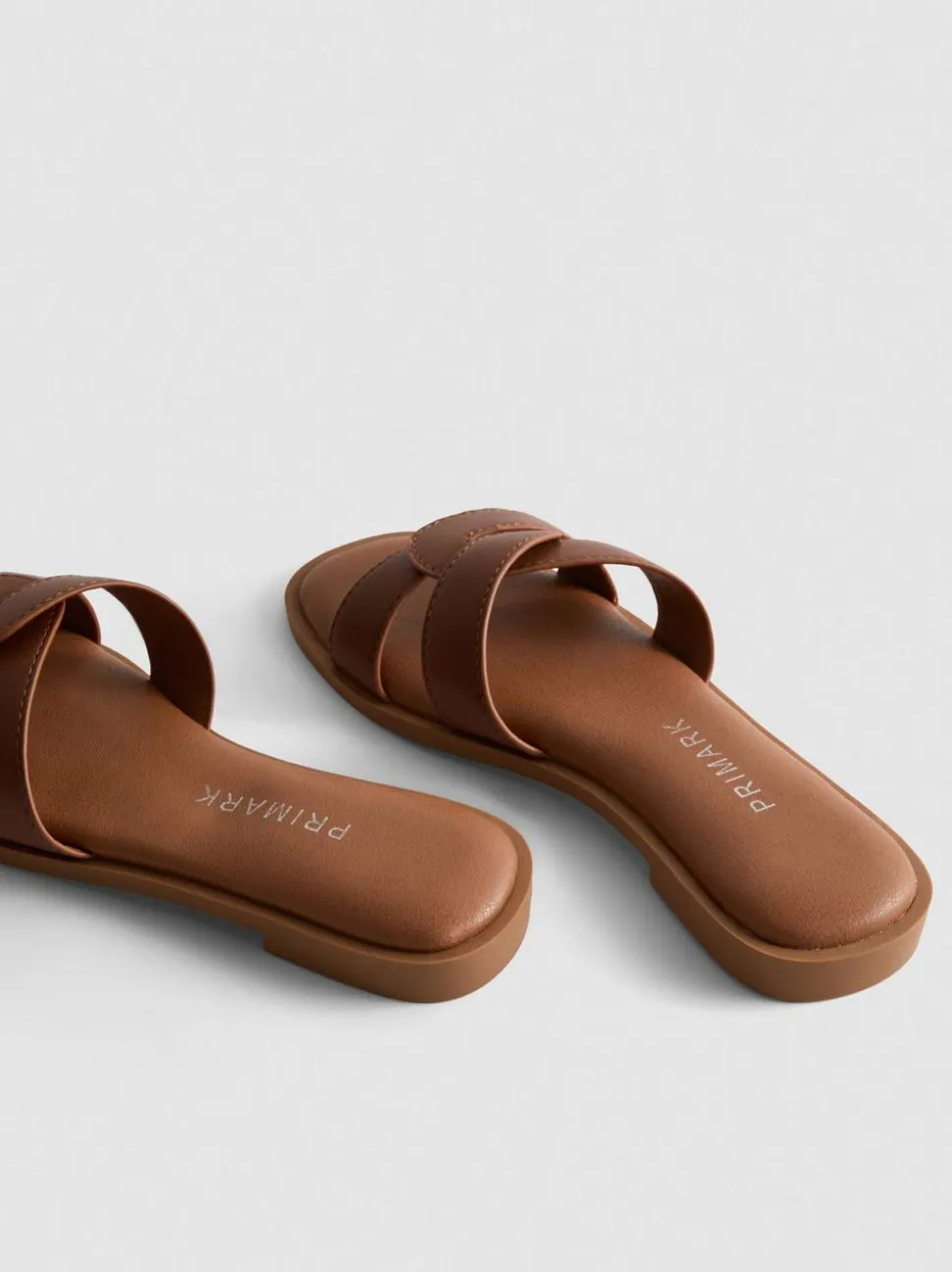 Sandalen mit gewebtem Riemen