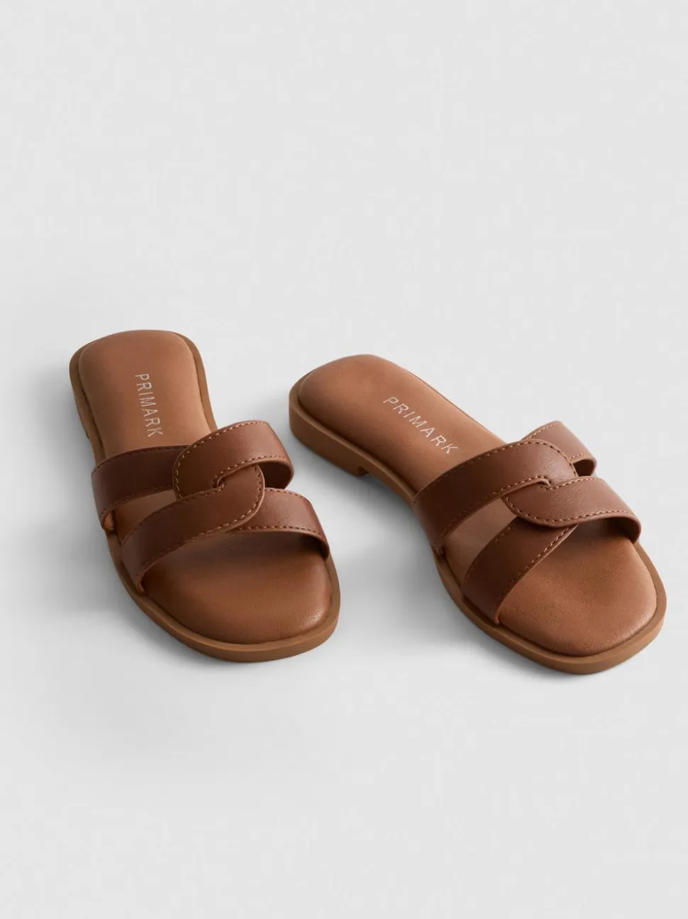Sandalen mit gewebtem Riemen