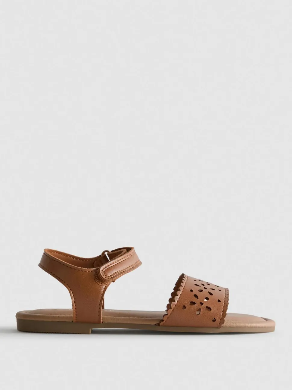 Sandalen mit Laser-Cuts