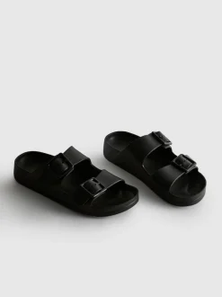 Sandalen mit Schnallenriemen und dicker Sohle