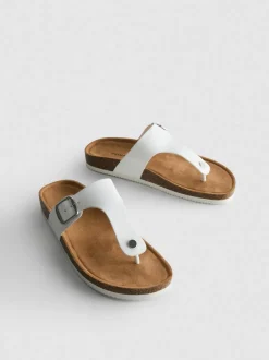 Sandalen mit Schnalle und T-Steg