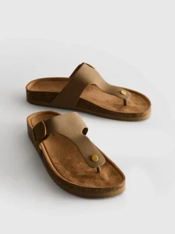 Sandalen mit Schnalle und T-Steg