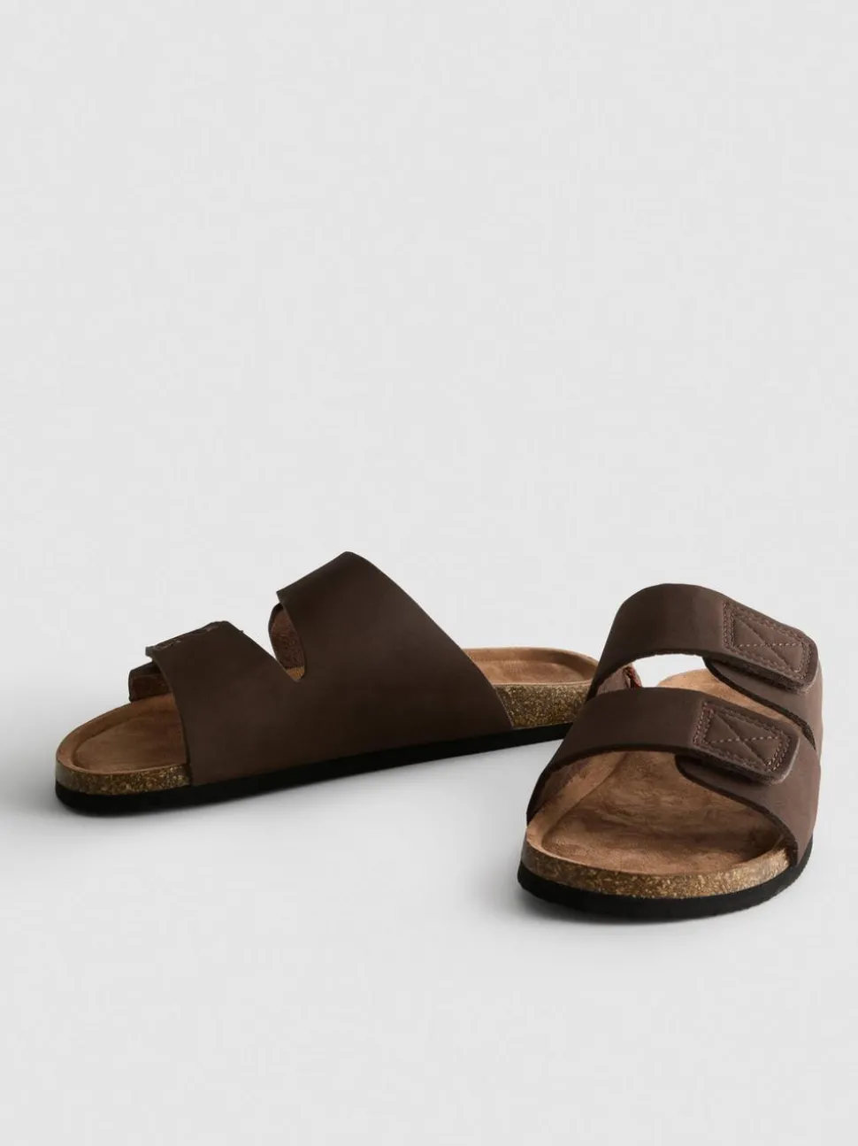 Sandalen mit zwei Riemen