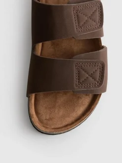 Sandalen mit zwei Riemen