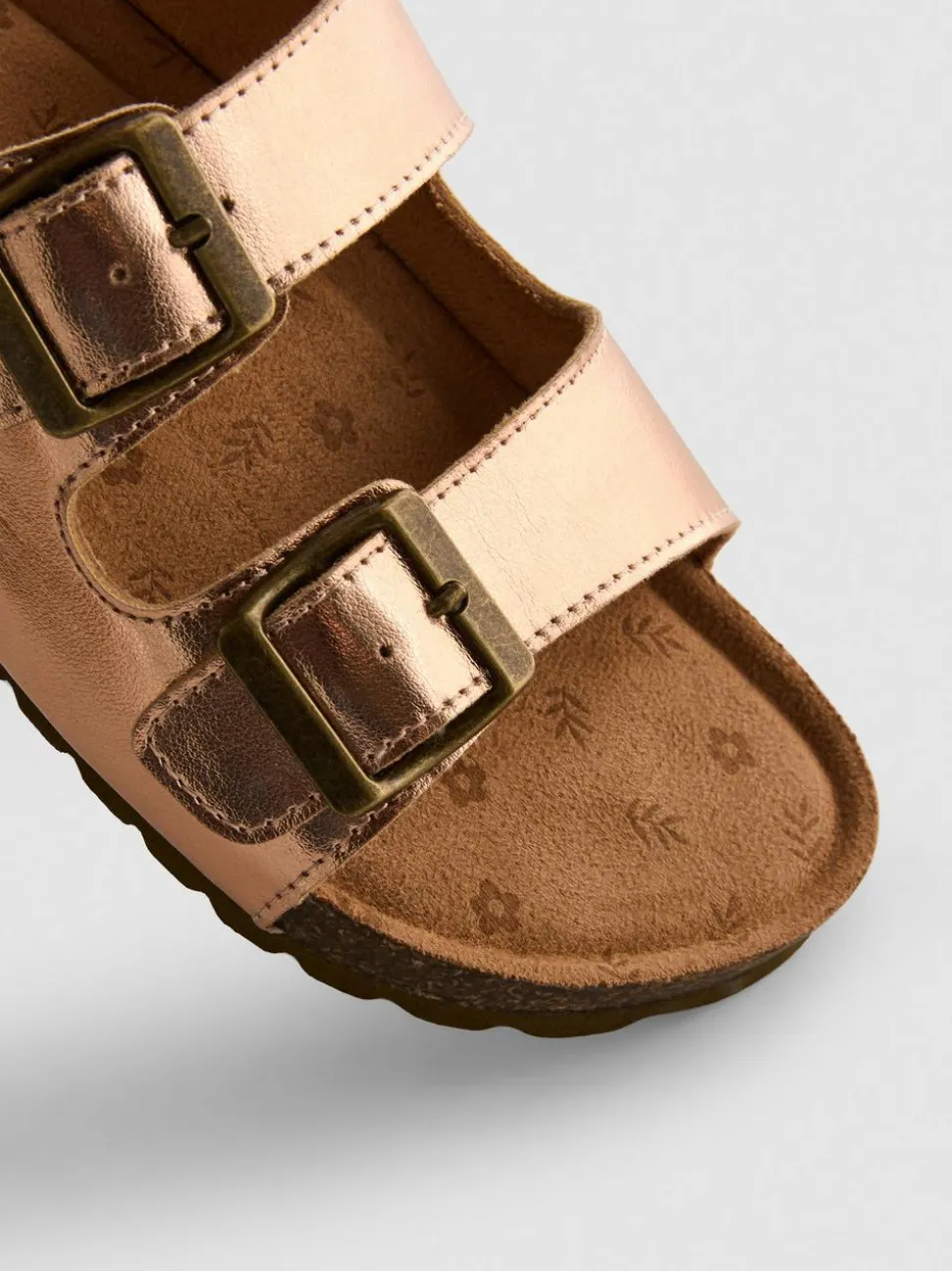 Sandalen mit zwei Schnallenriemen