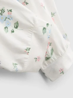 Schlafanzug mit Blumenmuster