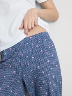 Schlafanzug mit T-Shirt und Hose mit Vichykaros
