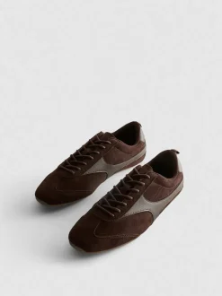 Schmale „By Coleen“ Low-Top-Sneaker in Wildleder-Optik