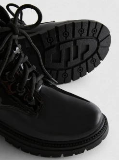 Schnürstiefeletten