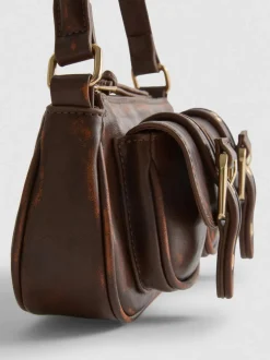 Schultertasche mit Fächern und Schnallen