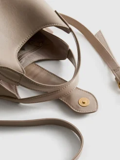 Schultertasche mit Henkeln