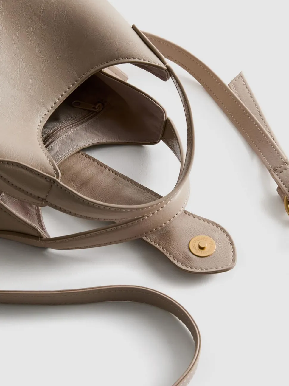 Schultertasche mit Henkeln
