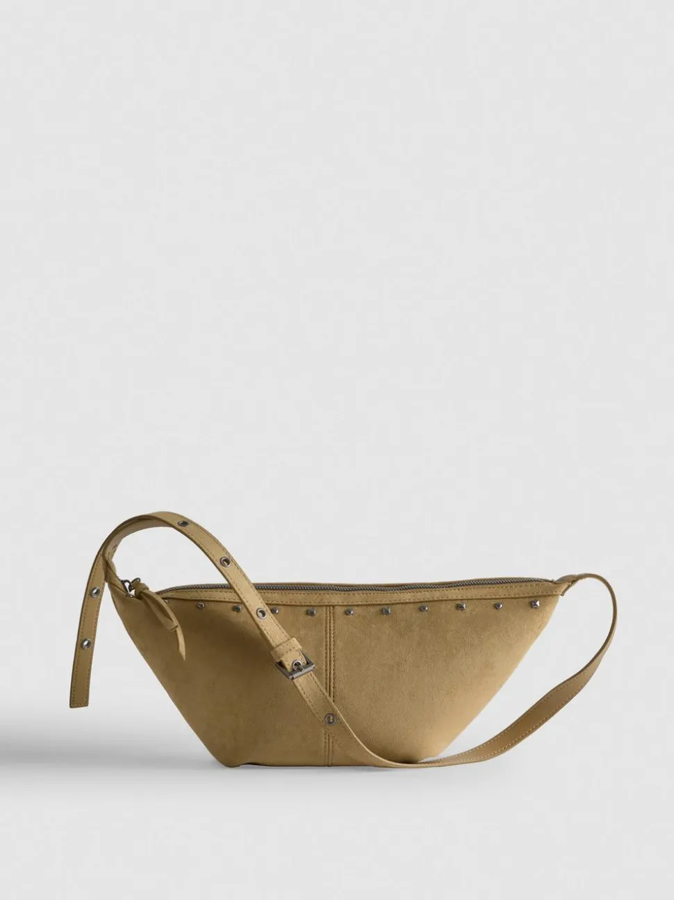 Schultertasche mit Nieten