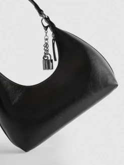 Schultertasche mit Schlossanhänger