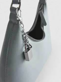 Schultertasche mit Schlossanhänger