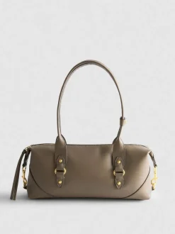 Schultertasche mit Zierschnallen