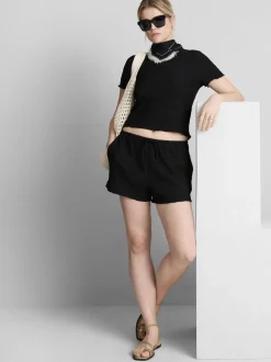 Shorts mit Falten und Kordelzug