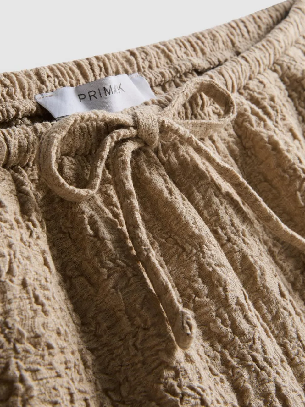 Shorts mit Falten und Kordelzug
