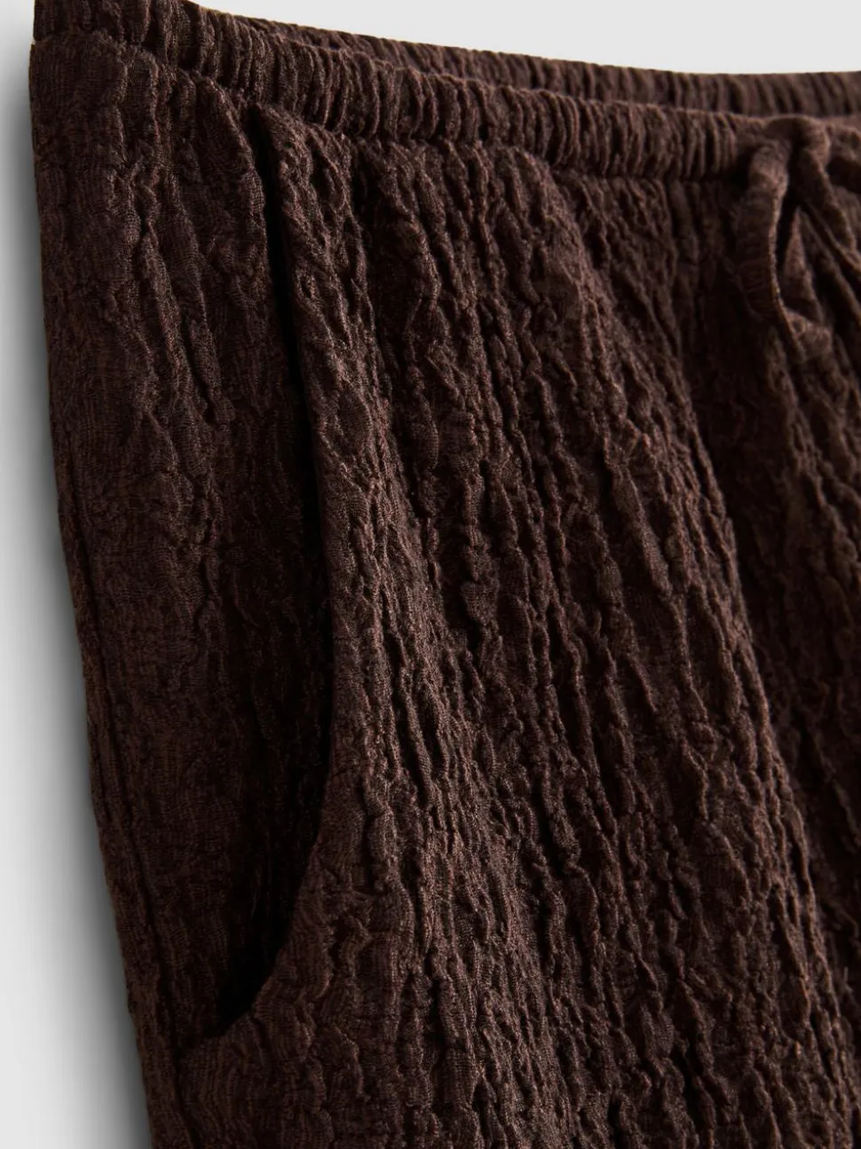 Shorts mit Falten und Kordelzug