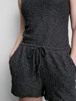 Shorts mit Falten und Kordelzug