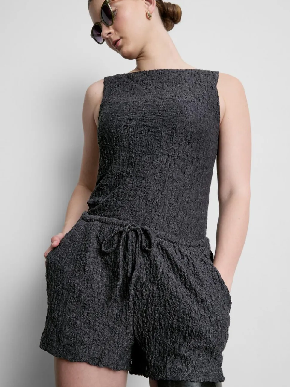 Shorts mit Falten und Kordelzug