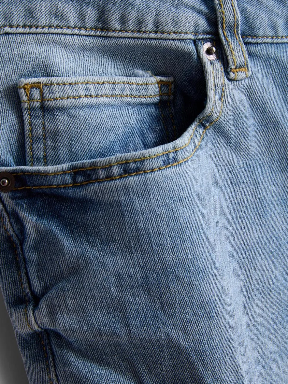 Slim-Fit-Jeans mit mittlerer Leibhöhe