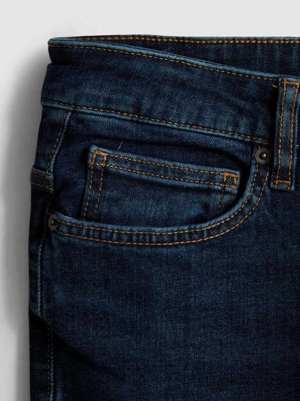 Slim-Fit-Jeans mit mittlerer Leibhöhe