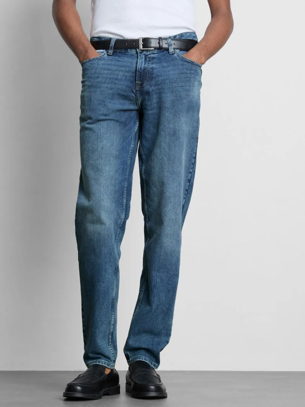 Slim-Fit-Jeans mit mittlerer Leibhöhe