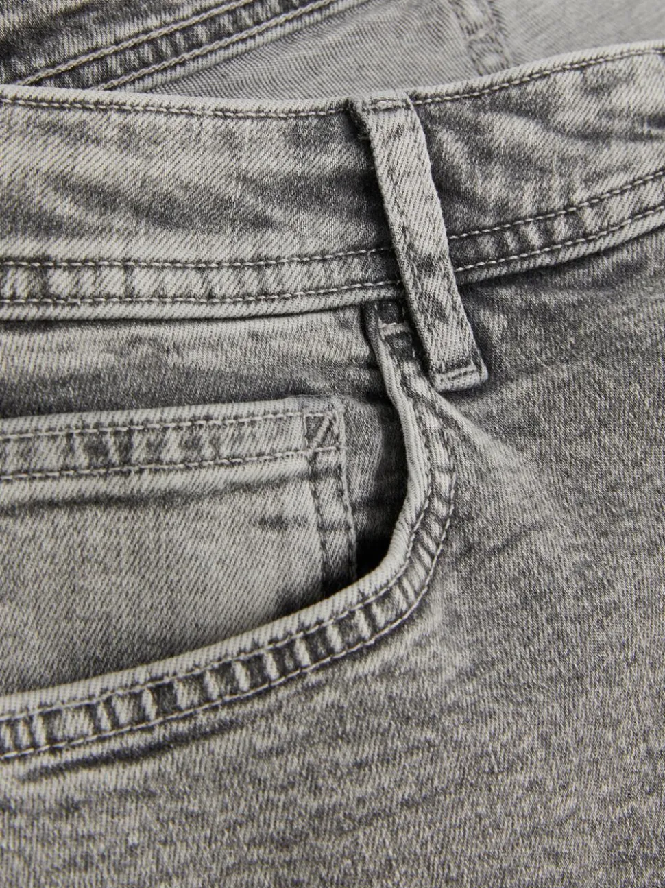 Slim-Fit-Jeans mit mittlerer Leibhöhe