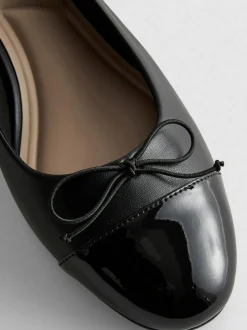 Slingbacks mit Blockabsatz und Zehenkappe