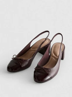 Slingbacks mit Blockabsatz und Zehenkappe