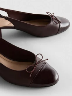 Slingbacks mit Blockabsatz und Zehenkappe