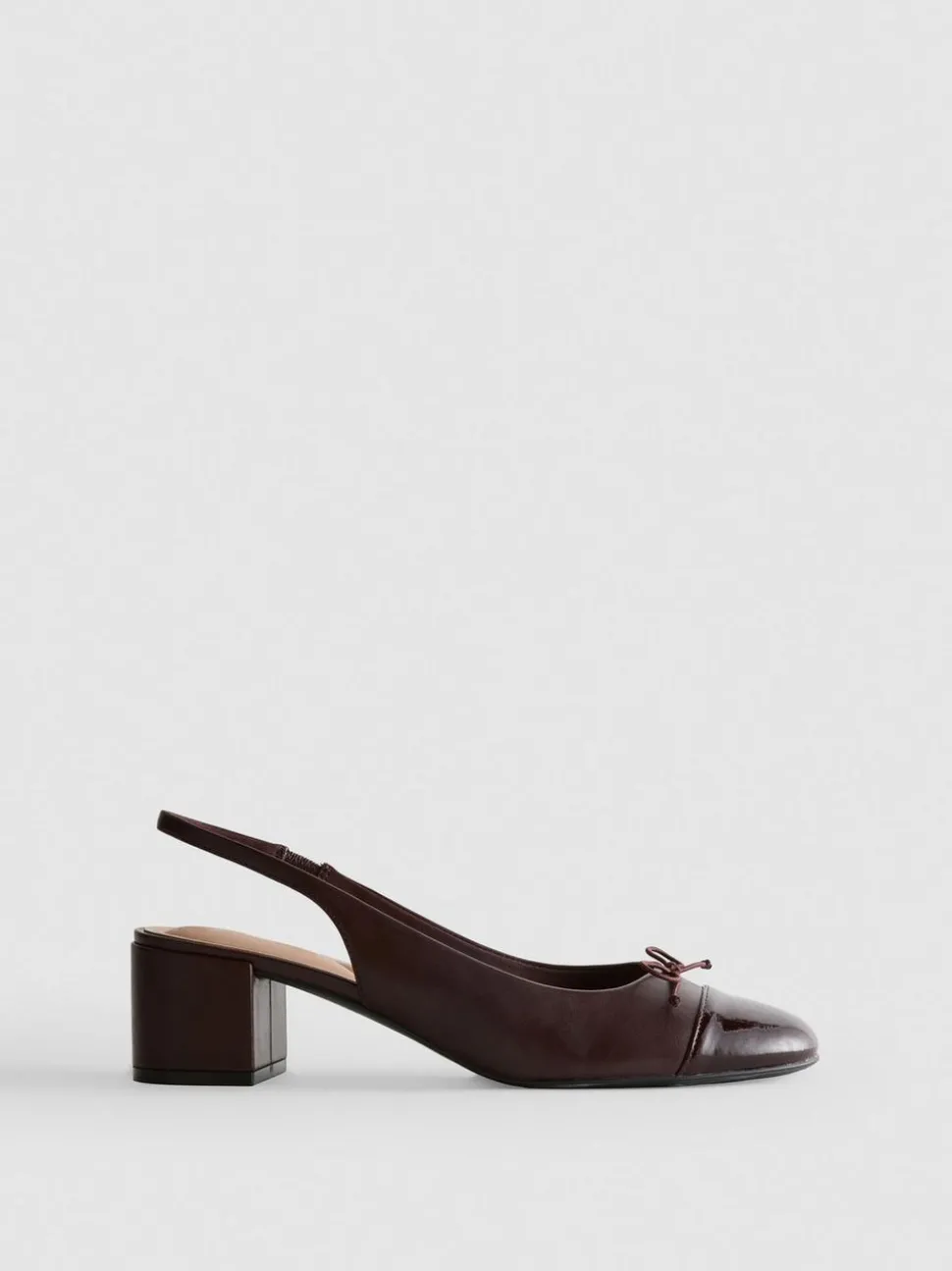 Slingbacks mit Blockabsatz und Zehenkappe