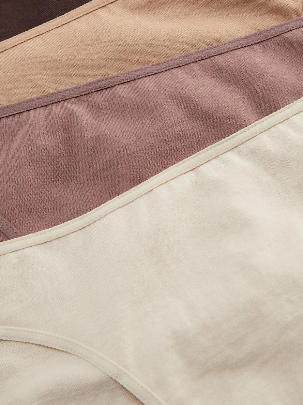 Slips mit hohem Beinausschnitt und neutralen Farben, 4er-Pack
