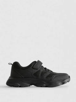Sneaker mit dicker Sohle