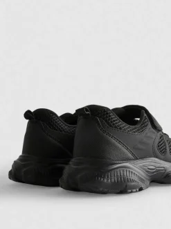 Sneaker mit dicker Sohle