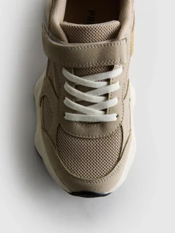 Sneaker mit dicker Sohle