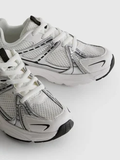 Sneaker mit dicker Sohle