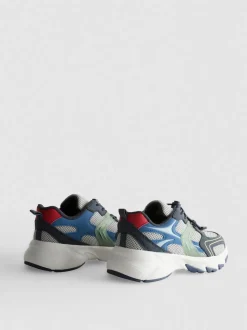 Sneaker mit dicker Sohle