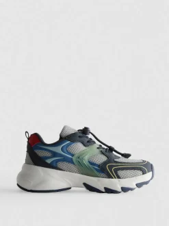 Sneaker mit dicker Sohle