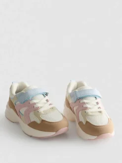 Sneaker mit dicker Sohle