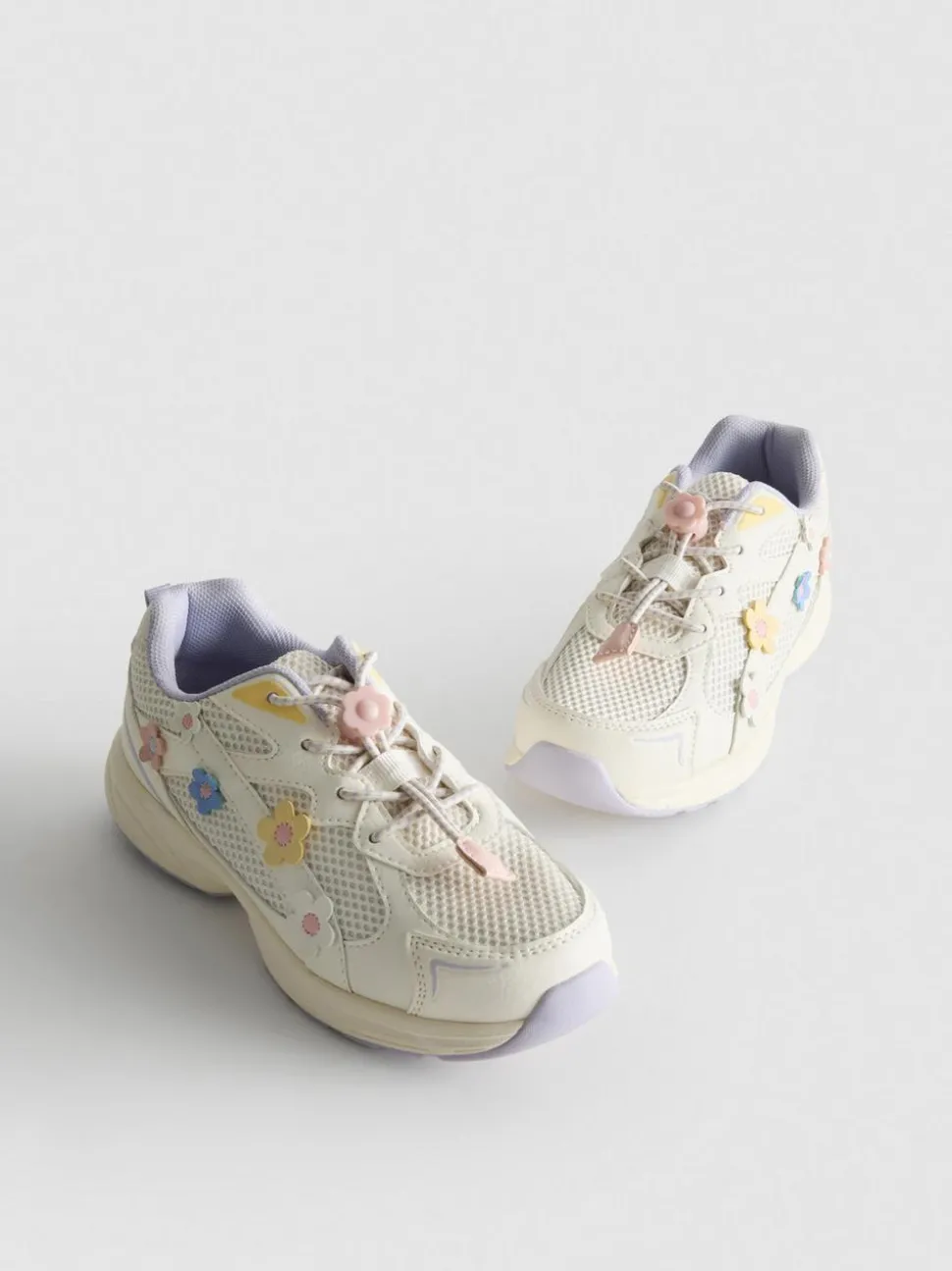 Sneaker mit dicker Sohle und Blumenmuster